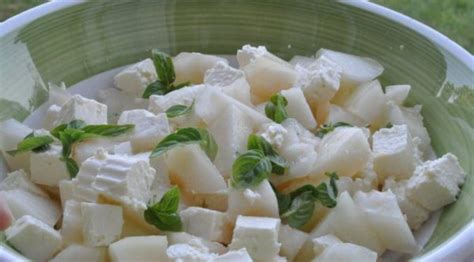 Honningmelon Salat Med Feta Nem Opskrift Nogetiovnen Dk