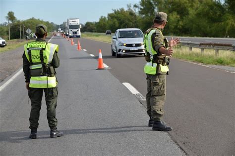 Autos Embistieron Un Control De Gendarmeria En Or N Un Efectivo