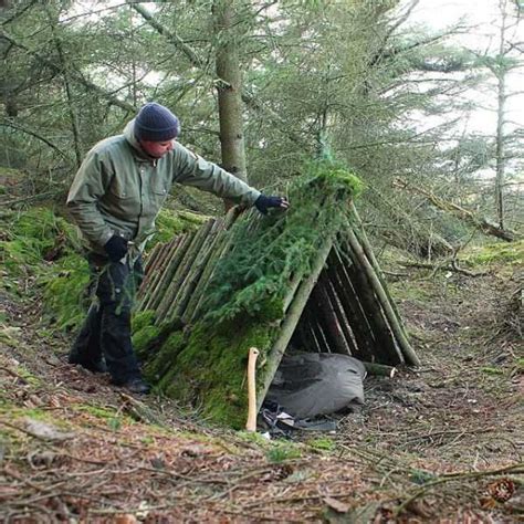 diy-shelter-in-the-woods (5)