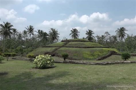 punden berundak ciri ciri fungsi  peninggalan zona penemuan