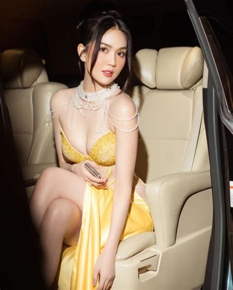 Ngọc Trinh diện bikini tí hon khoe body cực táo bạo cư dân mạng phát sốt vì quá đau mắt