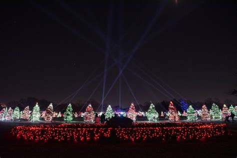 Brookfield Zoo Holiday Lights Schedule | Shelly Lighting