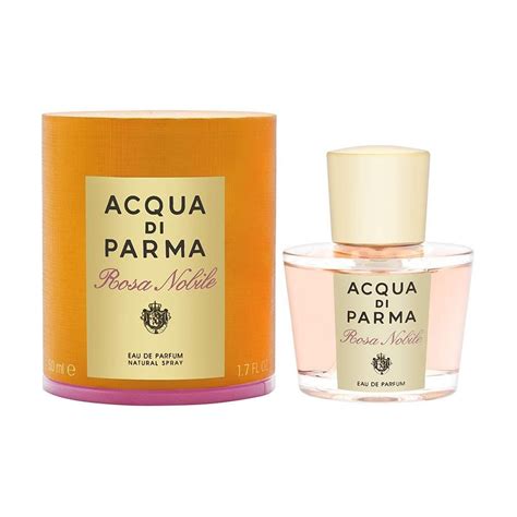 The 13 Best Rose Perfumes Around, Period | Who What Wear