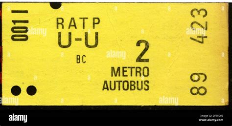 Ticket de métro ancien RATP METRO AUTOBUS Stock Photo Alamy