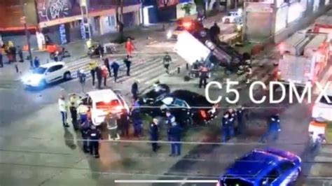 Fuerte Volcadura De Camioneta Deja Cuatro Heridos En Insurgentes Sur Y