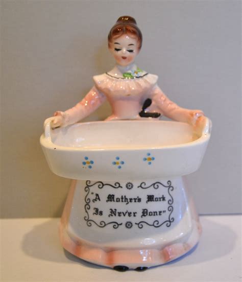 Bargain John S Antiques Pink Prayer Lady Soap Dish Bargain John S