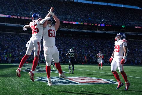 Isaiah Simmons Fg Block Seals 29 20 Giants Upset Of Seahawks