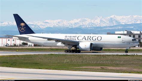 HZ AK73 Saudi Arabian Airlines Boeing 777 FFG Photo by Savaş binici