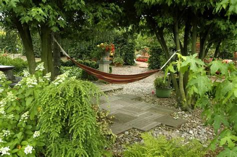 15 Incredible Hammock Ideas for Your Backyard