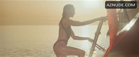 RED NOTICE NUDE SCENES AZNude