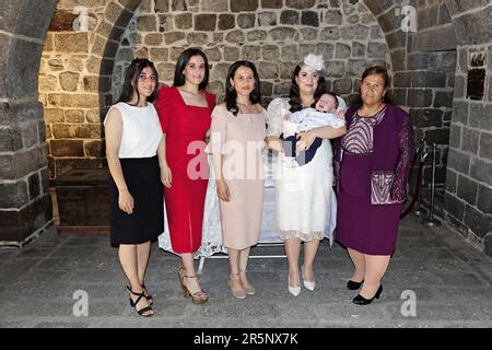 Le Pr Tre Gabriel Akyuz Qui Est Venu De La Ville De Mardin