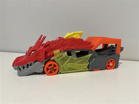 Hot Wheels Transporter Lanser Zmaj Dragon Launch Transporter