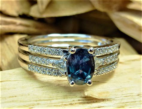 Diamond and Alexandrite Engagement Ring | Limpid Jewelry