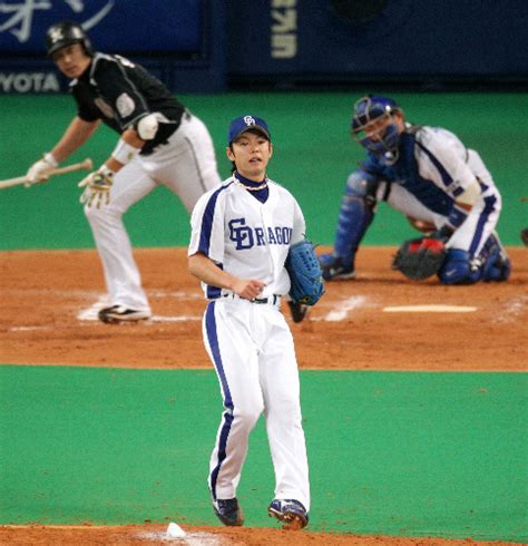 （朝日新聞社）：崩れた浅尾 中日の窮地続く 第6戦 スポーツ