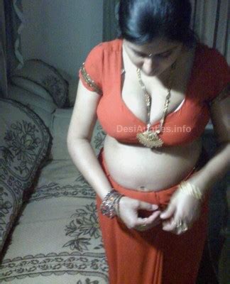 Tamil Hot Actress Mallu Aunty Dress Changing