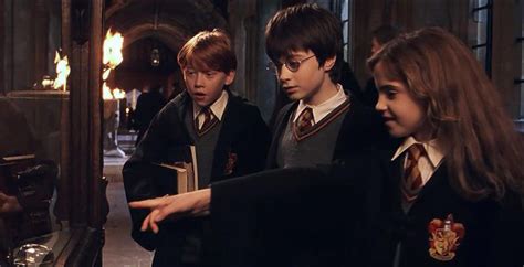 Harry Potter And Sorcerer's Stone Cast - Harry Potter and the Sorcerer's Stone Movie Review (2001) | The Movie Buff