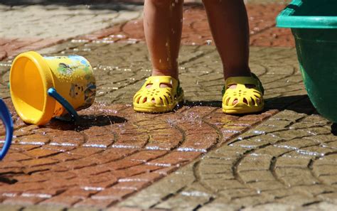 Survive The Summer With These Easy Messy Play Ideas