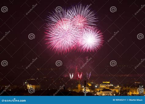 Fuochi D Artificio Di Nuovo Anno Immagine Stock Immagine Di Festa