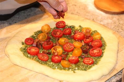 Pesto Pizza With Pancetta Tomato And Arugula How To Feed A Loon