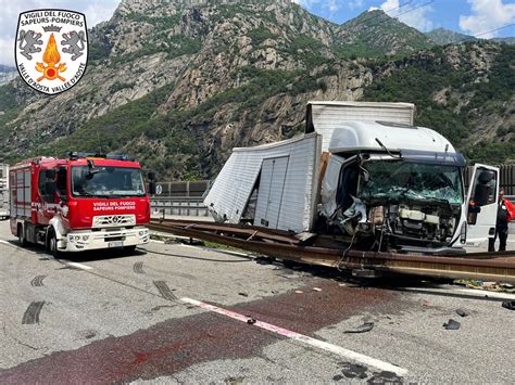 Incidente Sull A Un Ferito Autostrada Chiusa