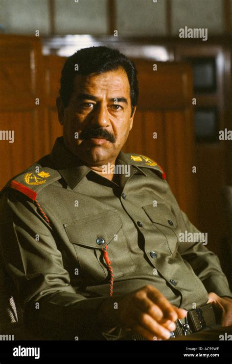 Portrait De Saddam Hussein Saddam Hussein Juillet 1982 Photo Stock Alamy