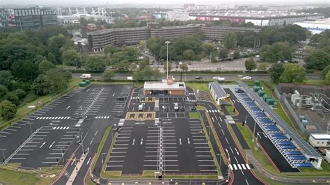 The Ev Network And Bp Pulse Unveil The Uk S Largest Public Ev Charging Hub At The Nec Birmingham