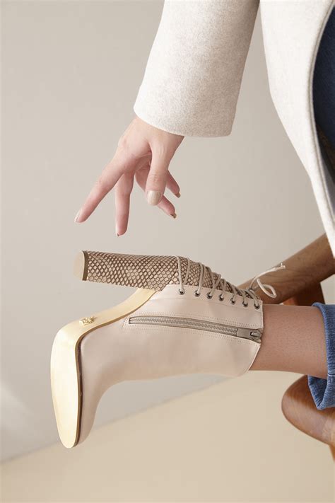 Ayakkabı Prensi Mimi Bağcık Detaylı Kalın Topuk Cm Nude Mat