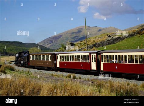 Welsh Highland Railway Narrow Gauge Railway Stock Photo Alamy