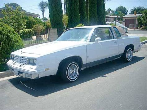 1982 Oldsmobile Cutlass Supreme Price 3 000 00 San Diego Ca White Interior Automatic Rear