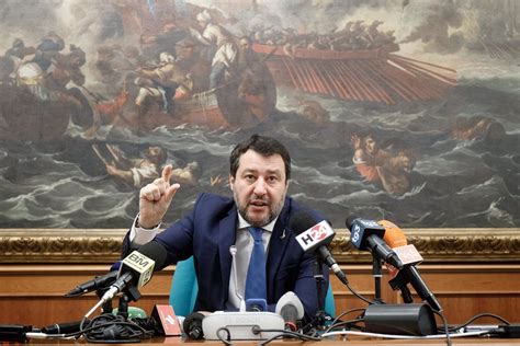 Salvini critica su presencia de este jueves en un tribunal de Milán por