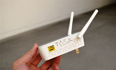 Netgear AC750 WiFi Range Extender EX6100 (pictures) - CNET