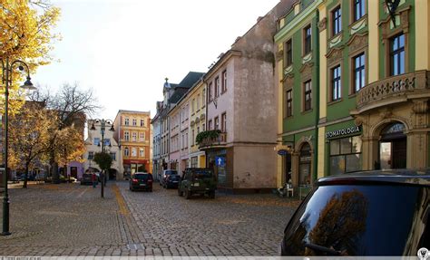 Pierzeja zachodnia pl Wolności rynek Kamienna Góra zdjęcia