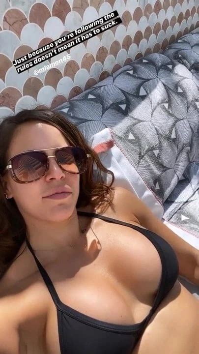 Wwe Charly Caruso Nimmt Ein Sonnenbad In Einem Schwarzen Bikini XHamster