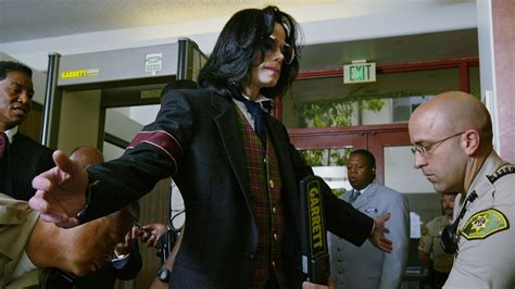 El Funeral De Michael Jackson Fue Enterrado Maquillado Con Sus Guantes Blancos Y En Un Ataúd