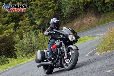 Moto Guzzi MGX 21 Flying Fortress Review MCNews