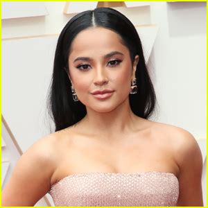 Becky G Debuts Second Album Esquemas Drops New Baile Con Mi Ex