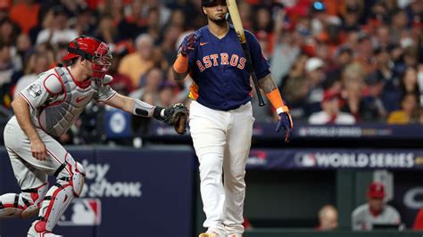 Astros' Maldonado forced to change bats from outdated model | FOX 29 ...