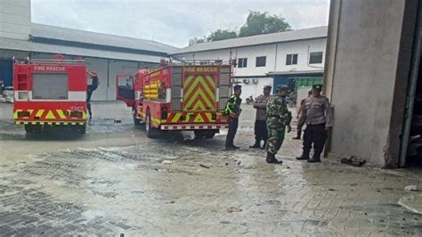 Gudang Beras Di Pagu Kabupaten Kediri Terbakar Kerugian Capai Rp