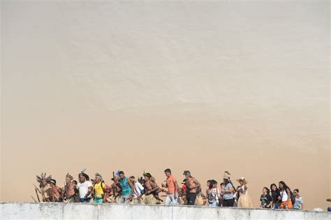 Powerful Photos Capture The Defiance Of Brazil S Indigenous People