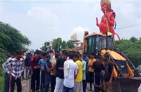 हनुमान मंदिर के सामने फेंका मांस फरीदाबाद में माहौल खराब करने की कोशिश