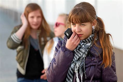 El Consejo Escolar Aprueba Prohibir Los Móviles En El Colegio Y