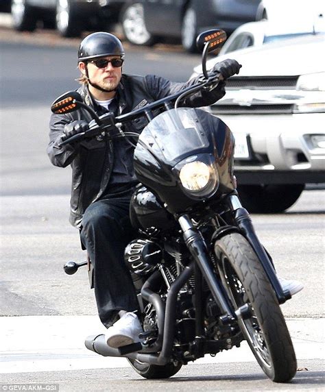 Charlie Hunnam S Lookalike Stunt Double Helps Out On Set Of Soa Sons