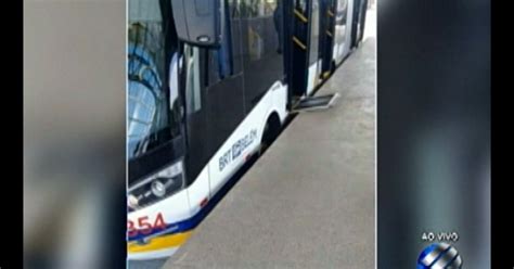 G1 Passageiros Denunciam Desnível Da Rampa Do ônibus Brt à Estação