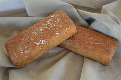 Pain Au Petit Peautre G Boulangerie Couleurs Farines Locavor Fr