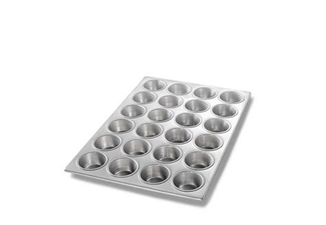 Large Crown Muffin Pan Chicago Metallic A Bundy Baking Solution