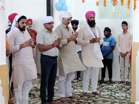 Prakash Parv Of Guru Granth Sahib Celebrated गुरू ग्रंथ साहिब का प्रकाश