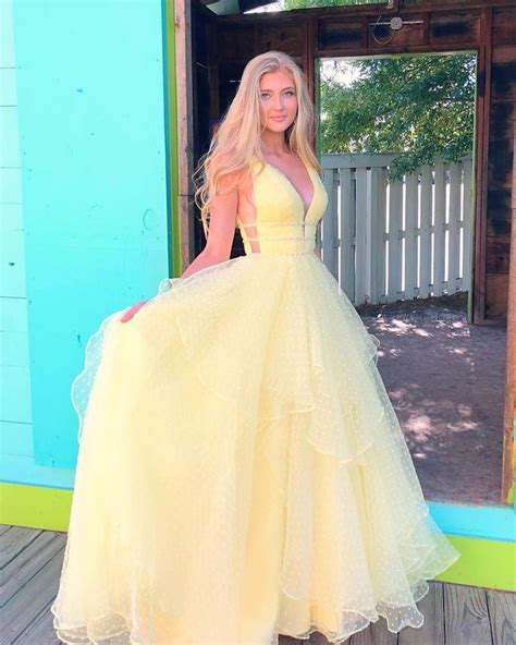 Prom Dresses For Blonde Hair Blue Eyes Dresses Images 2022