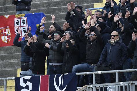 Fiorentina Cagliari Vota Le Pagelle Dei Tifosi Calcio Casteddu