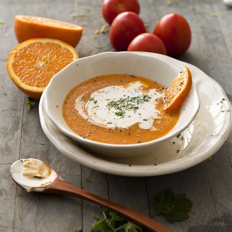 Fruchtige Tomaten Orangen Suppe