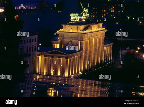 Brandenburg Gate Aerial Hi Res Stock Photography And Images Alamy